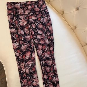 LULULEMON Women’s Leggings, floral black and pink, size 6